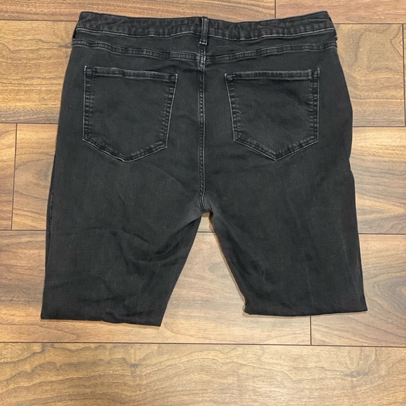 Black ripped jeans | Size 16 Forever21 🌟 - Picture 3 of 4